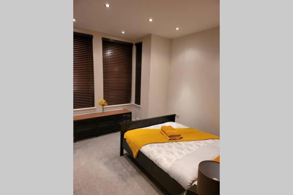 Contemporary 3 Bed Apartment In Hendon Central. Εξωτερικό φωτογραφία