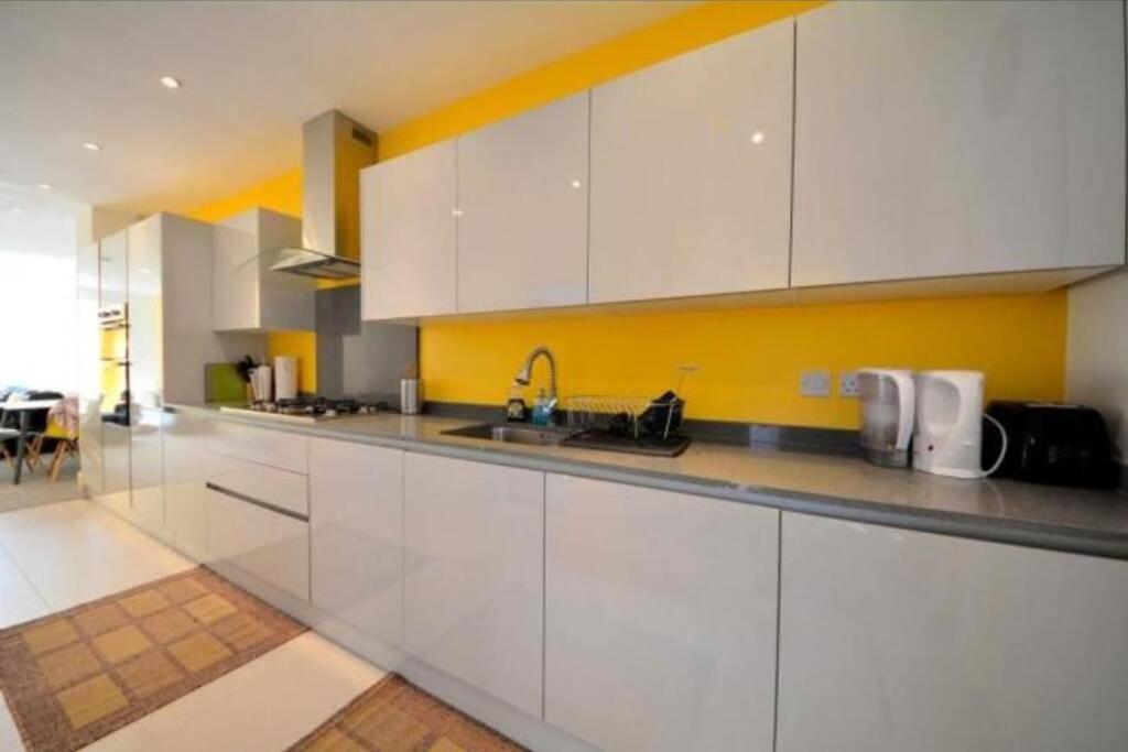 Contemporary 3 Bed Apartment In Hendon Central. Εξωτερικό φωτογραφία